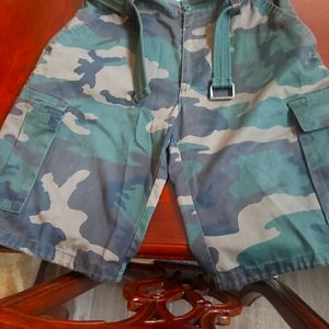 In used good condition cargo camp shorts.